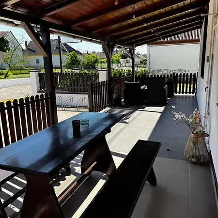 Domino Апартаменты *